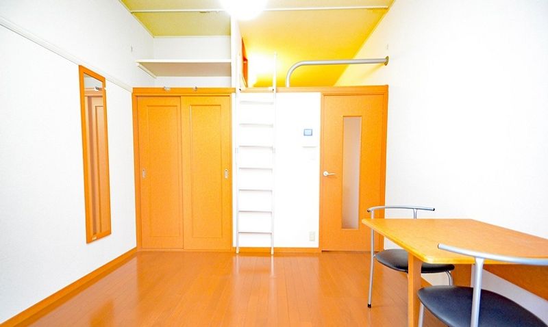 レオパレス横田新町 寝室