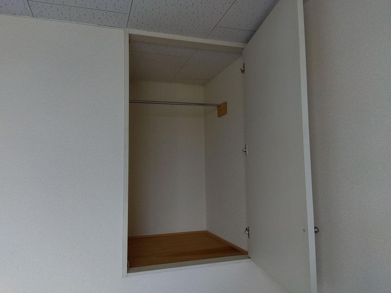レオパレスフローラＫ 収納
