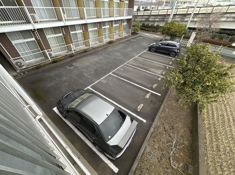 leopalace Grand Parc Koyanagi Parking lot