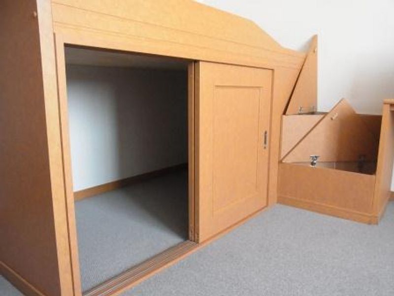 レオパレスプレミール 収納