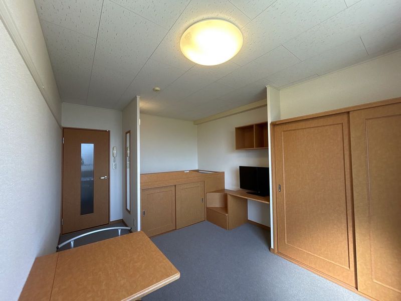 レオパレス海誠 居間