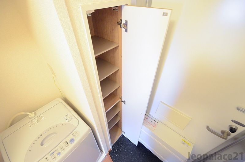 レオパレス新屋敷東 収納