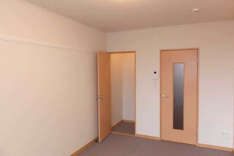 レオパレスベル日吉 居間