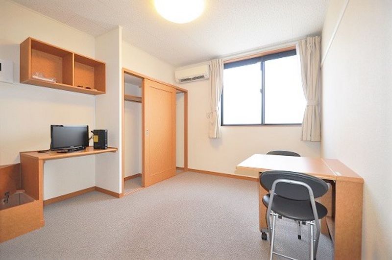 レオパレス睡蓮 居間