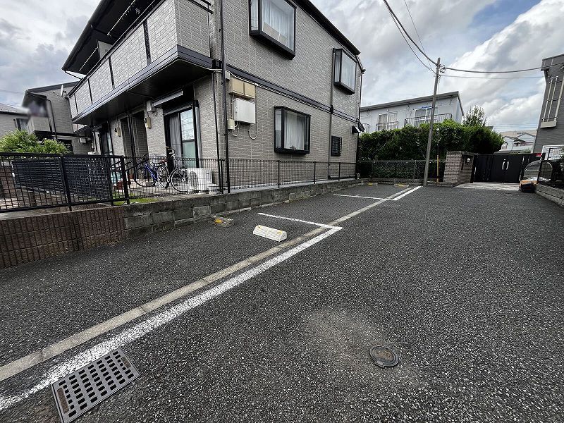 レオパレスサンヴィラージュ 駐車場