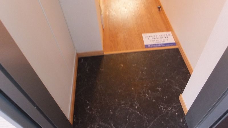 レオパレスガーデン湊 玄関