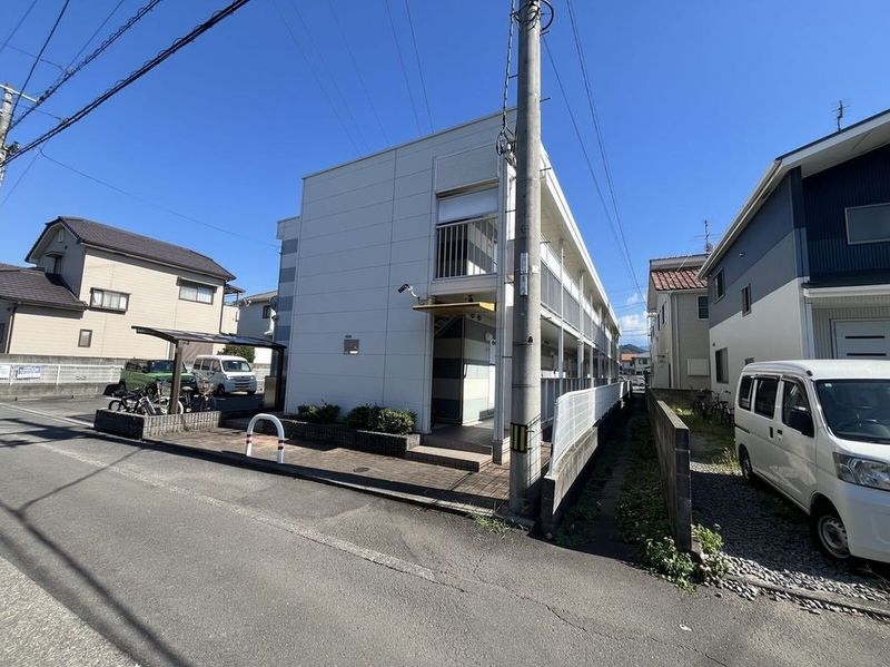 レオパレスグランドカメリア 外観