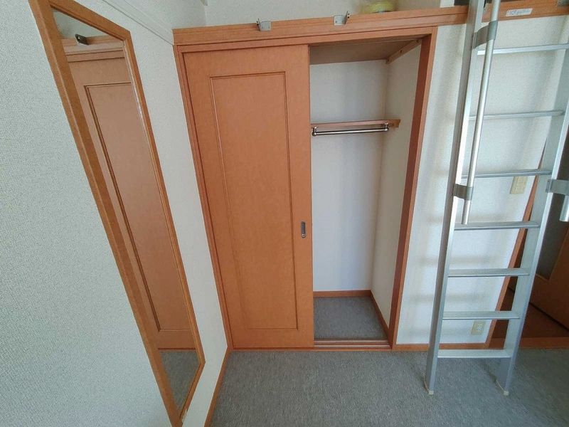 レオパレスコスモⅡ 収納