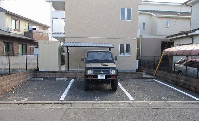 レオパレス下落合 駐車場