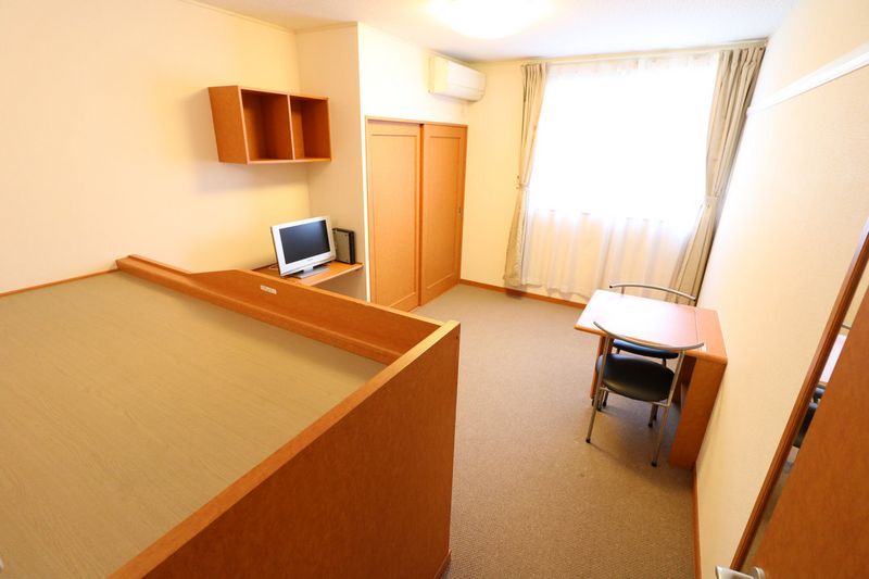 レオパレスメープルラック 居間