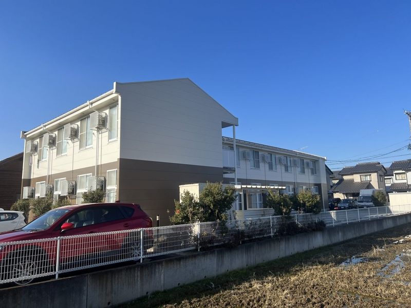 レオパレスあすわ 駐車場