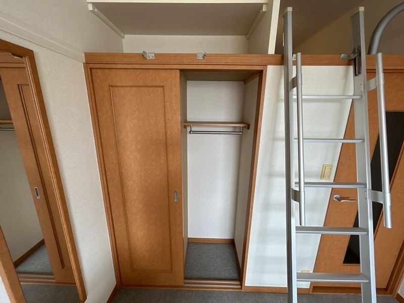 レオパレス千代田パレス 収納