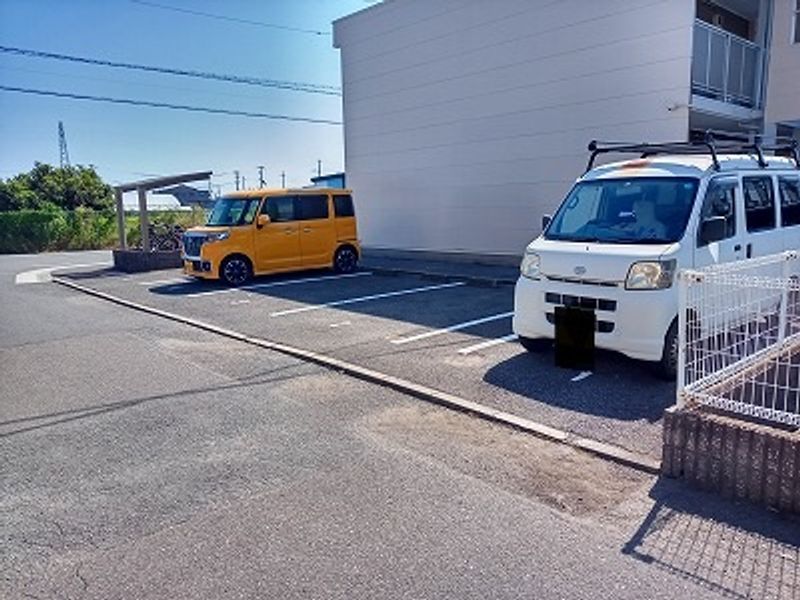 レオパレス播磨Ⅱ 駐車場