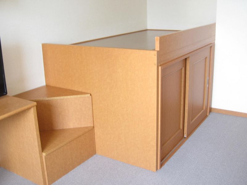 レオパレス稲荷 居間
