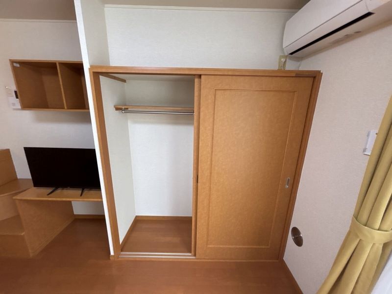 レオパレスレイクサイド 収納