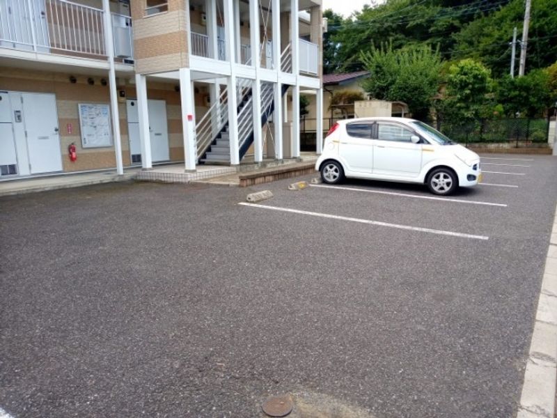 レオパレス椿の宮Ⅱ 駐車場