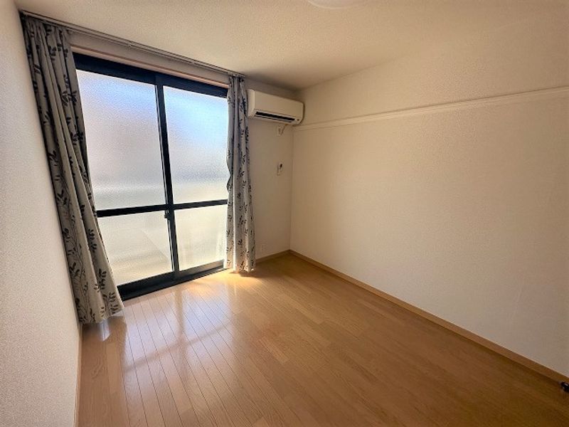 レオパレスプランドール鶴見 居間