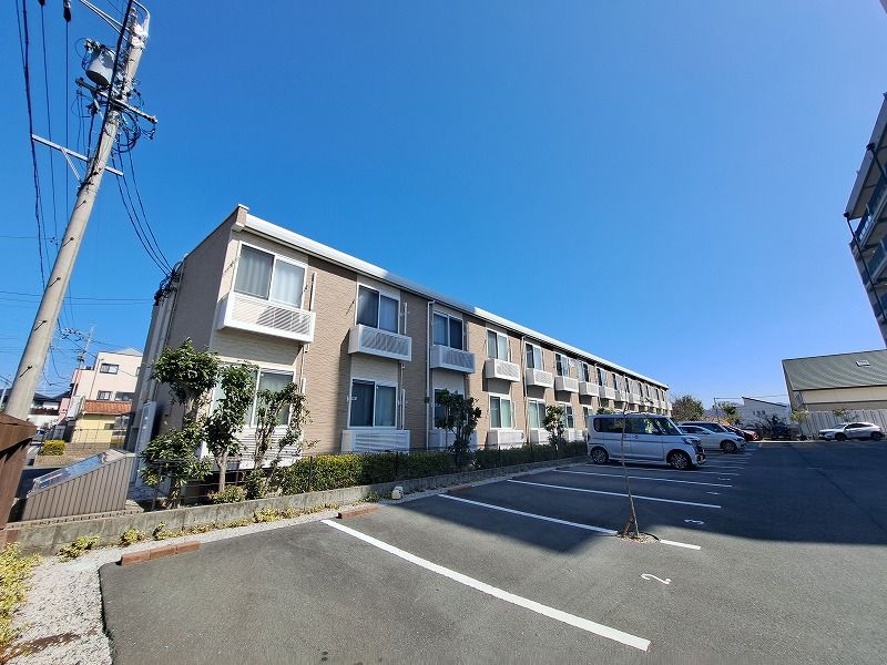 レオパレスＨＯＰＥ２８ 駐車場