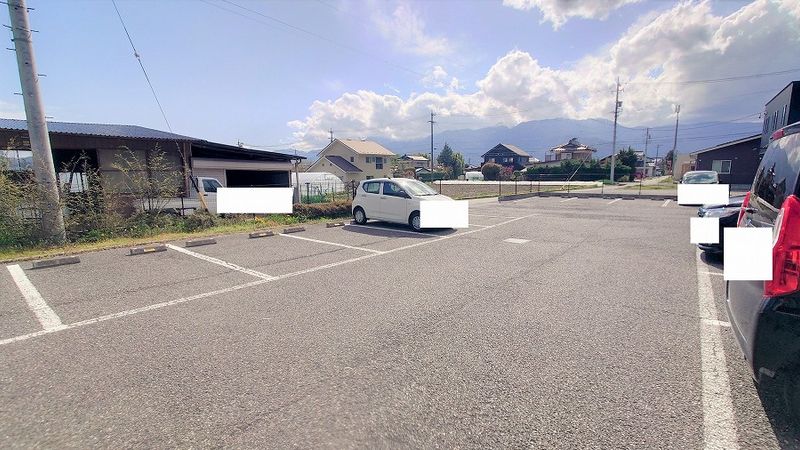 レオパレスグリーンテラスＭ 駐車場
