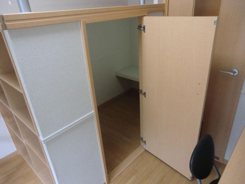 レオパレスウッディーコート 収納