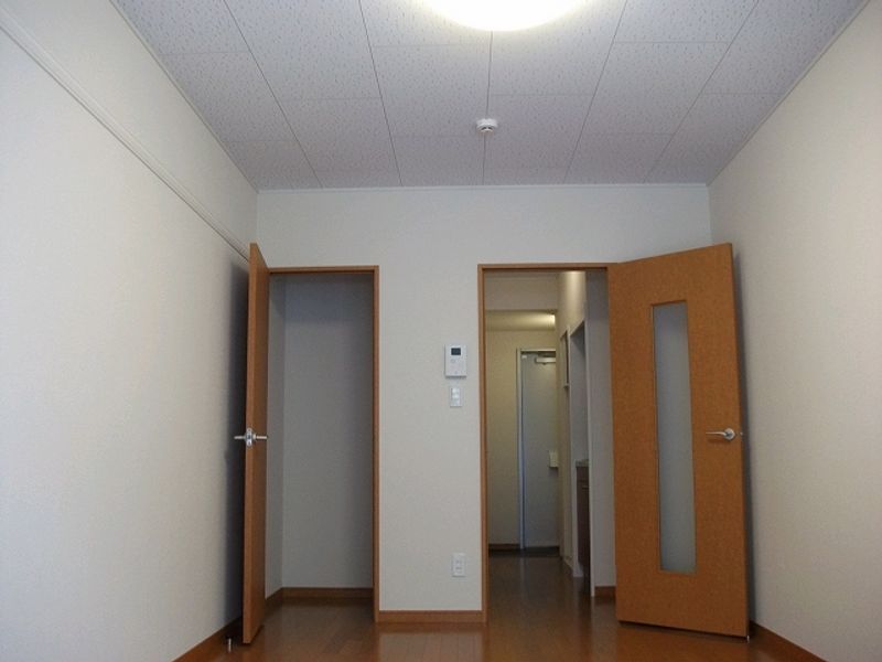 レオパレスプラスパ寿 居間