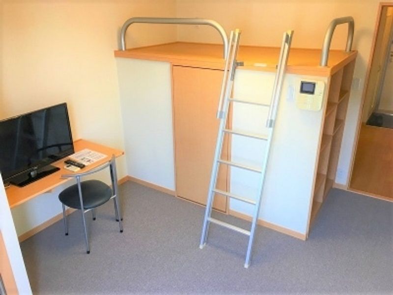 レオパレス稲荷前 居間