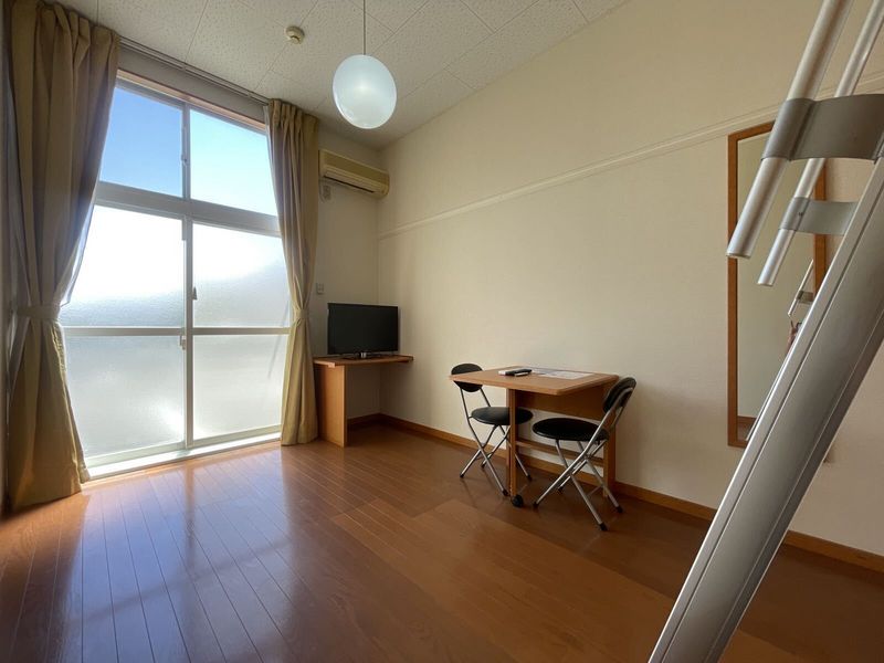 レオパレス紀三井寺Ⅱ 居間