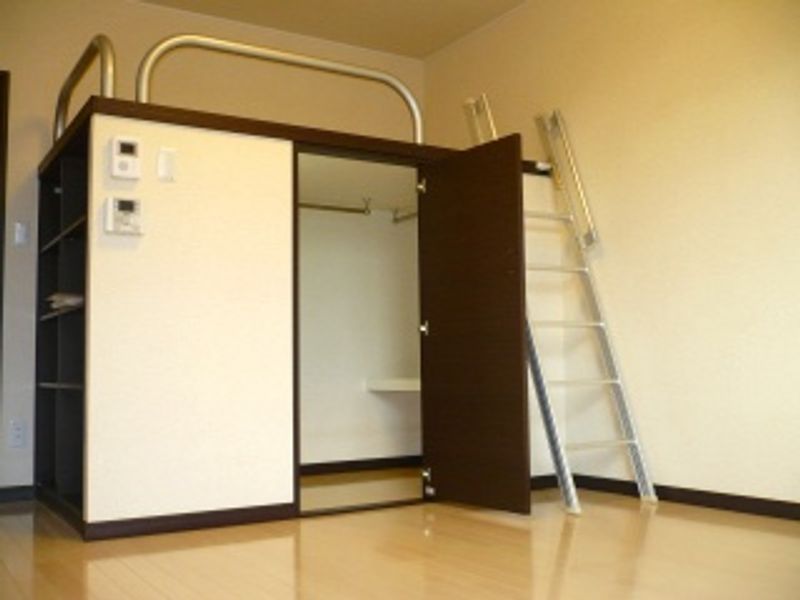 レオネクスト松山インターⅢ 居間