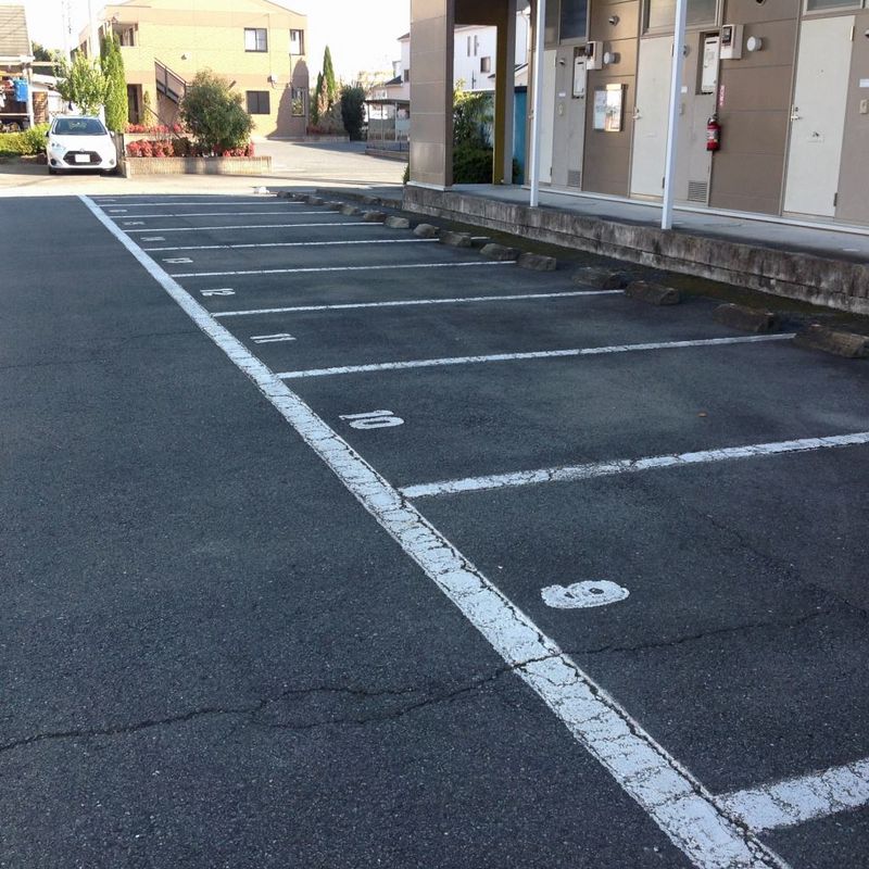 レオパレスクオーレⅡ 駐車場