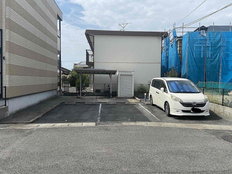 レオパレスメゾン野津３ 駐車場