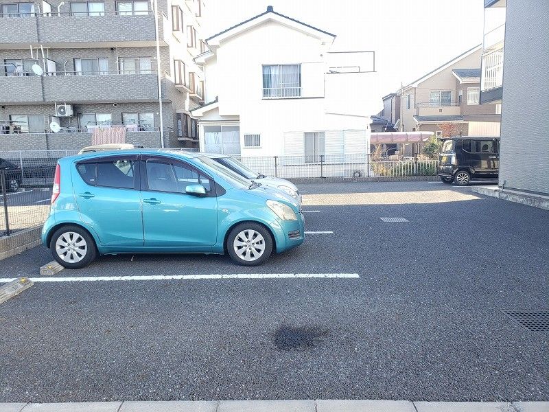 レオパレス緑町Ⅱ 駐車場