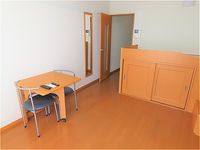 レオパレスエスポワールシャトー 居間