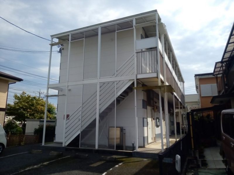 レオパレスシャトレ 外観