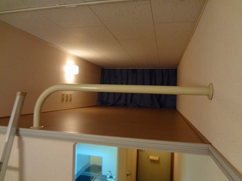 レオパレスアザレア 収納