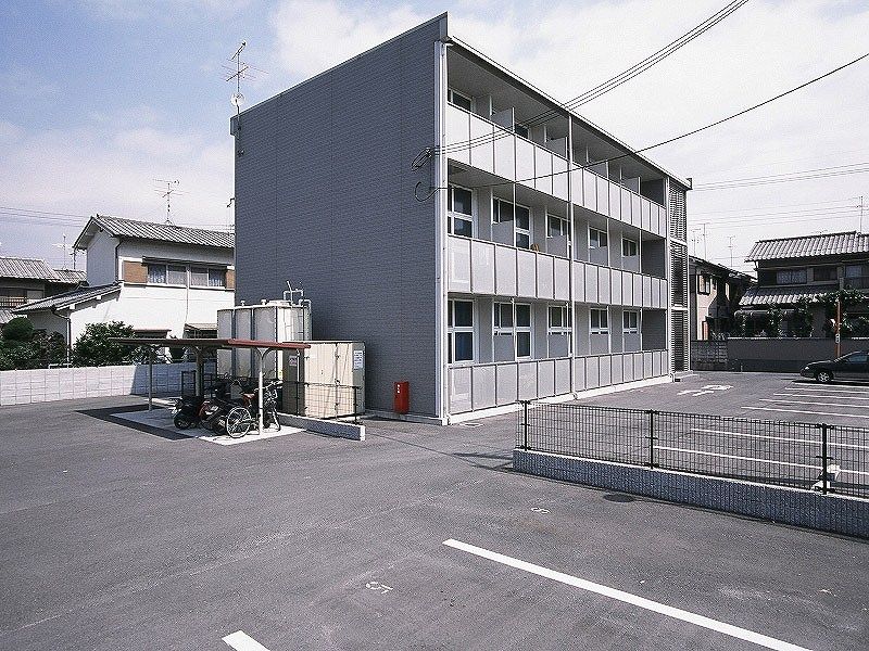 レオパレスたかがき 外観
