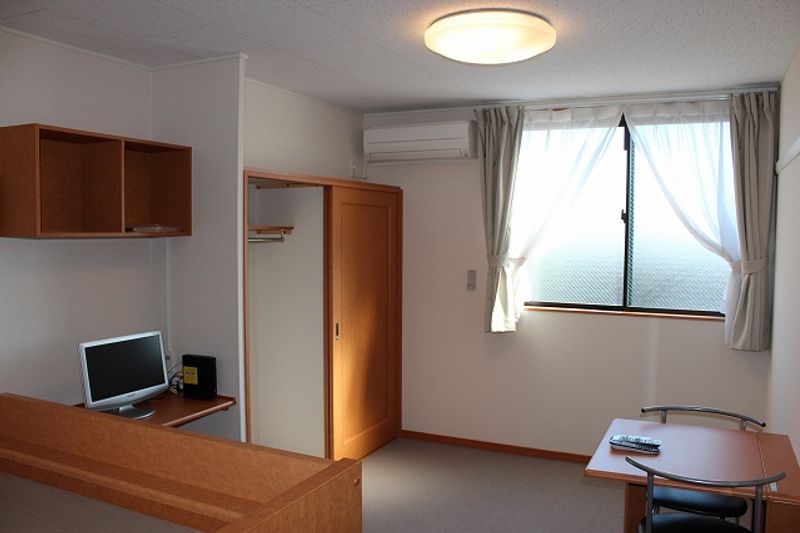 レオパレスエトワール惣社 居間