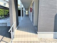レオネクストこもうら エントランス