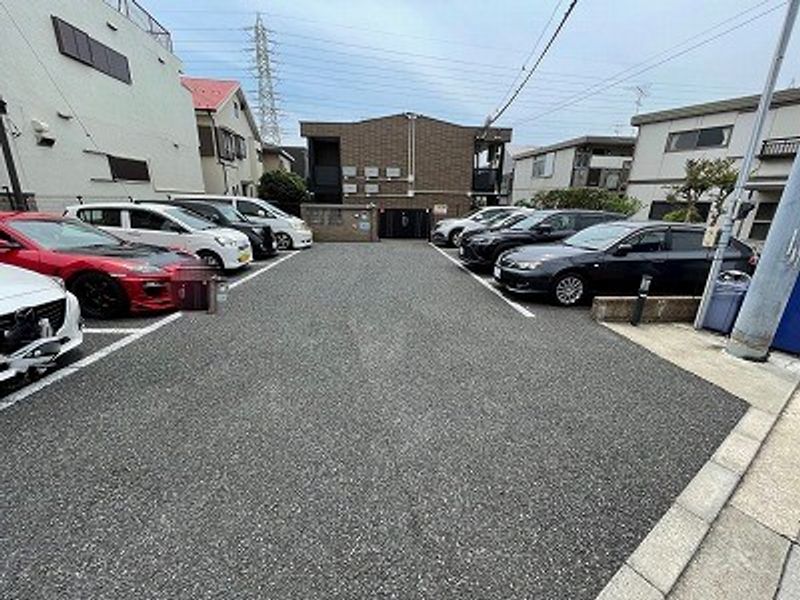 レオパレス松風ハイツ 駐車場