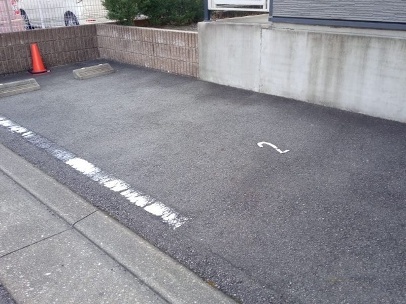 レオパレスＮビレッジ南明大寺 駐車場