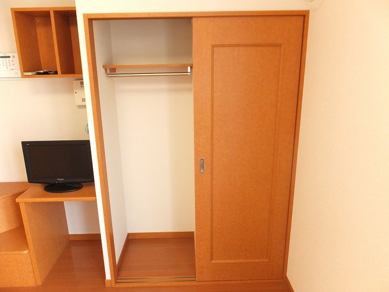 レオパレスアコースティック 収納