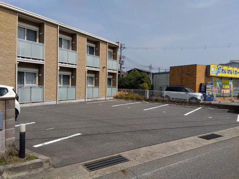 レオネクストソレーユ三木 駐車場