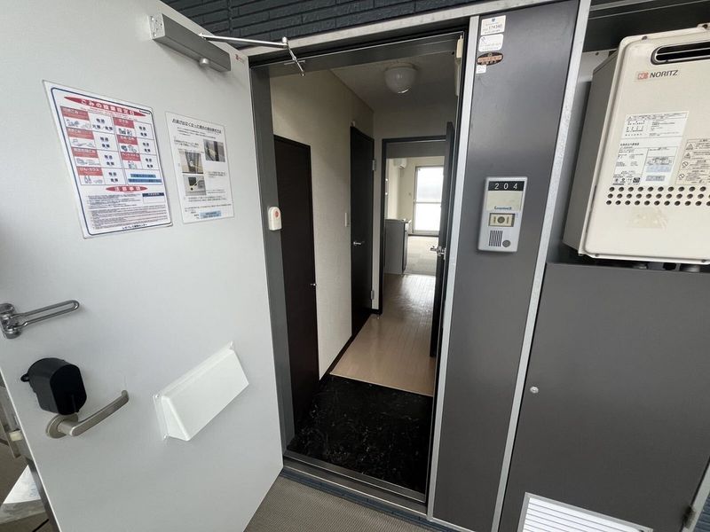 レオネクストオレンジ 玄関
