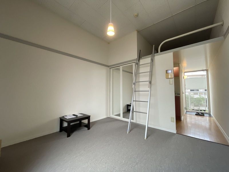 レオパレス大堀 居間