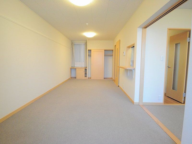 レオパレス小渕 居間