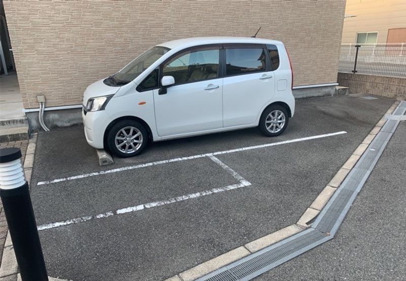 レオパレスメゾン　マドレーヌ 駐車場