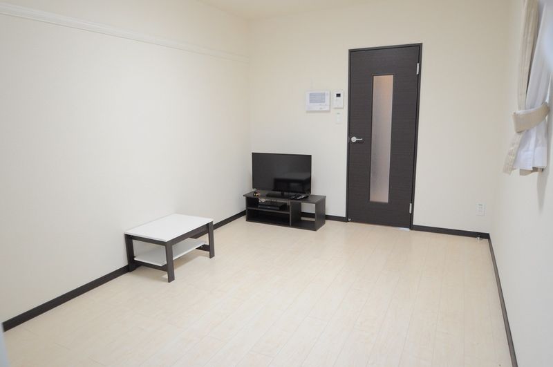 レオネクストカミオンダ 居間