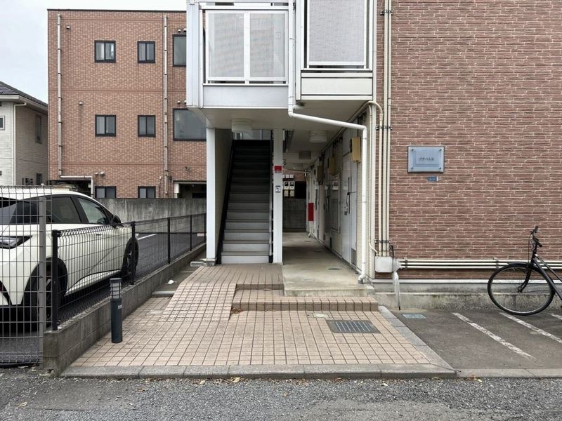 レオパレスプチパレＫ エントランス