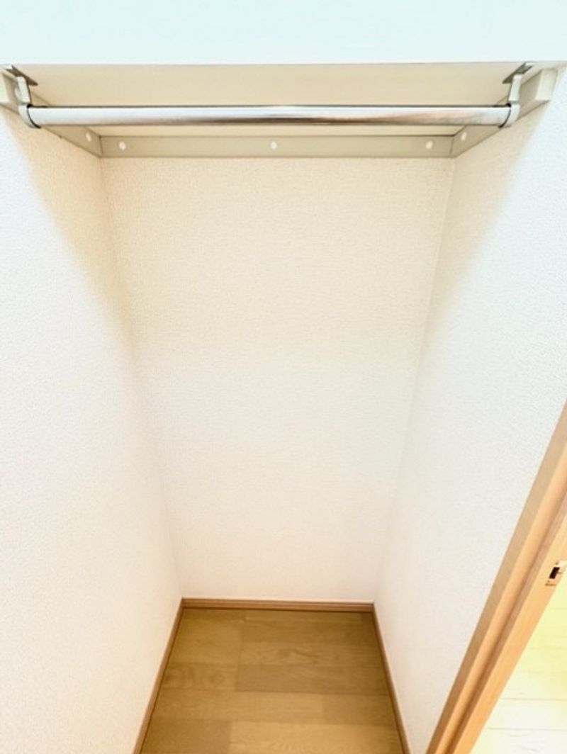 レオパレスフローリッシュ 収納