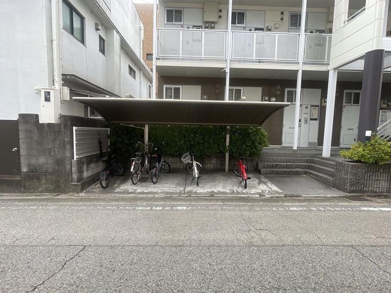 レオパレス向之芝 共用部分