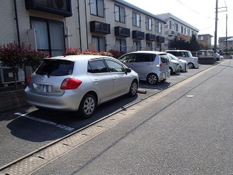 レオパレス湯ノ尻 駐車場